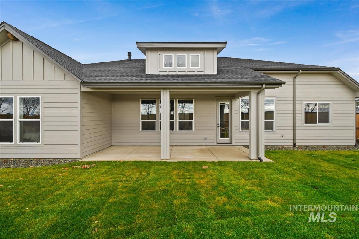 1911 N Willowick Ave