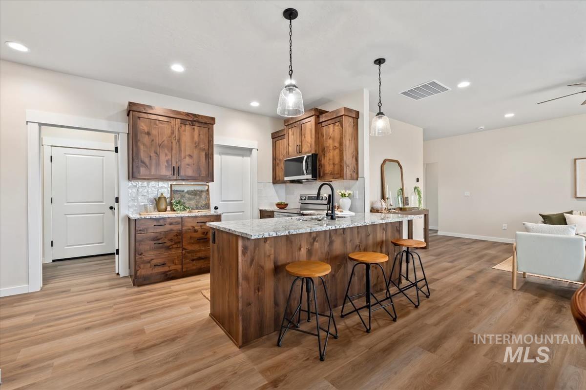 1525 Trail Way