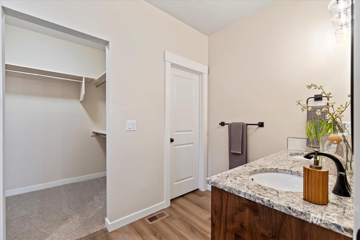 1525 Trail Way