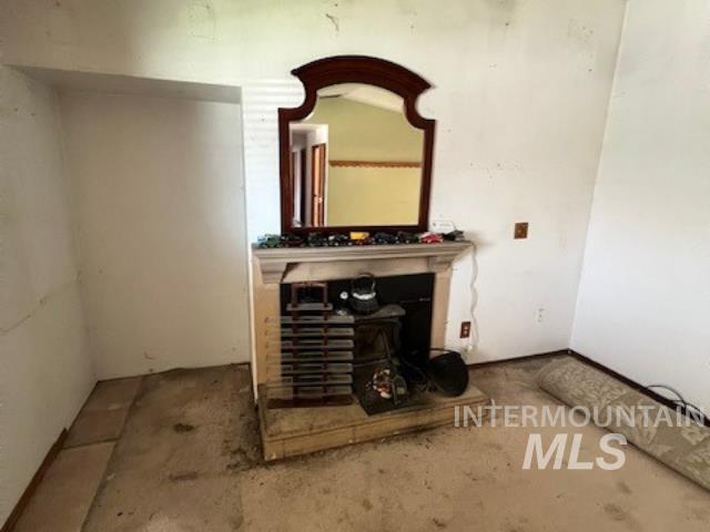 688 W Willowbrook Dr