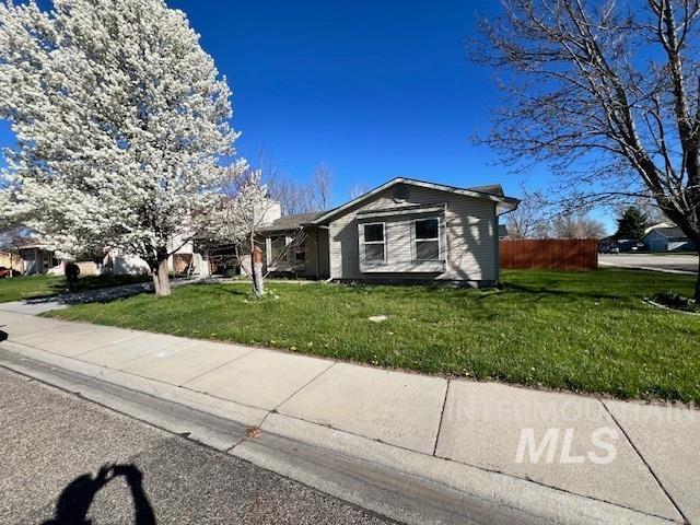 688 W Willowbrook Dr