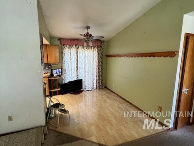 688 W Willowbrook Dr