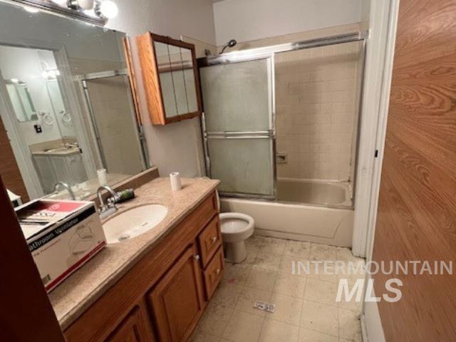 688 W Willowbrook Dr