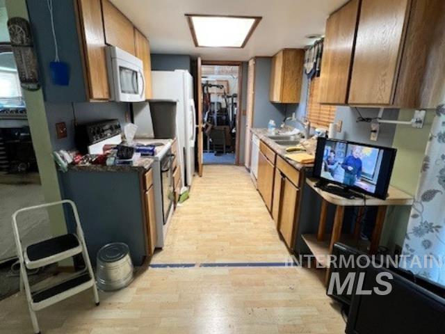 688 W Willowbrook Dr