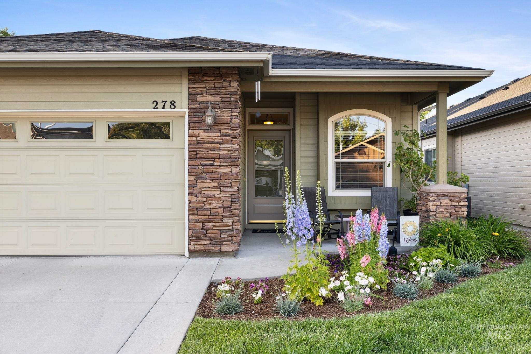 278 E Bluelark Ct
