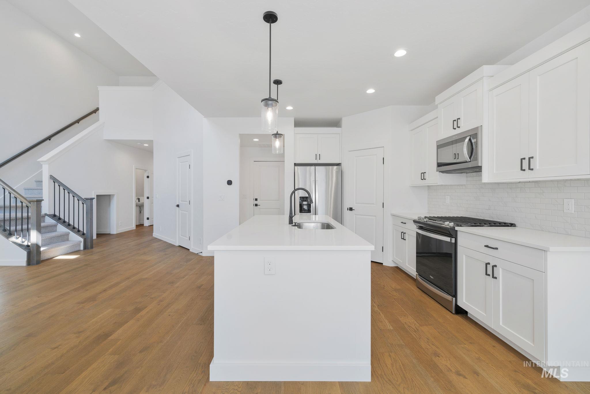 6369 S Gloriosa Ave.