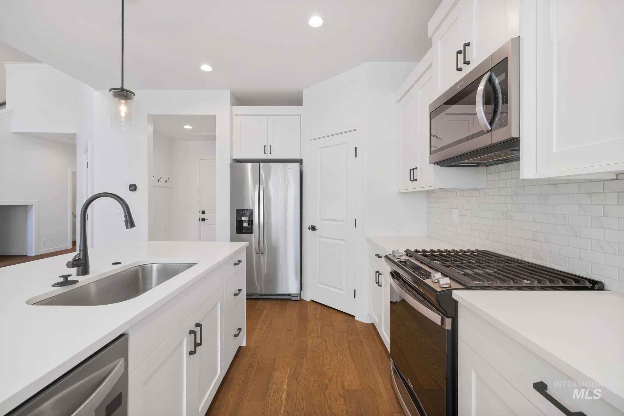 6369 S Gloriosa Ave.