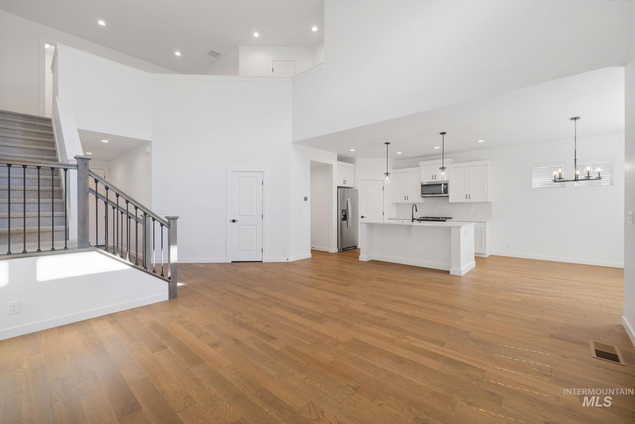 6369 S Gloriosa Ave.