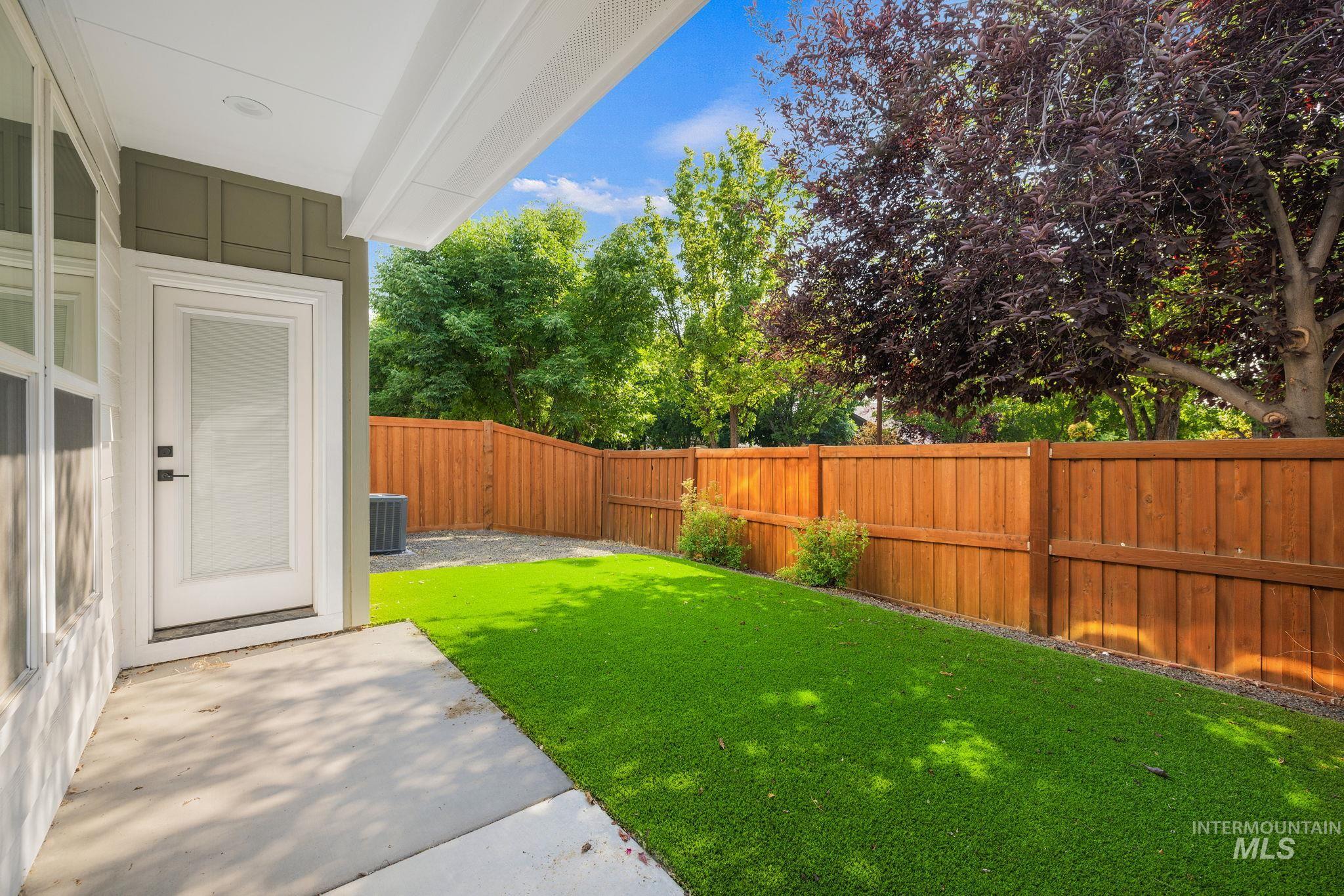 6369 S Gloriosa Ave.