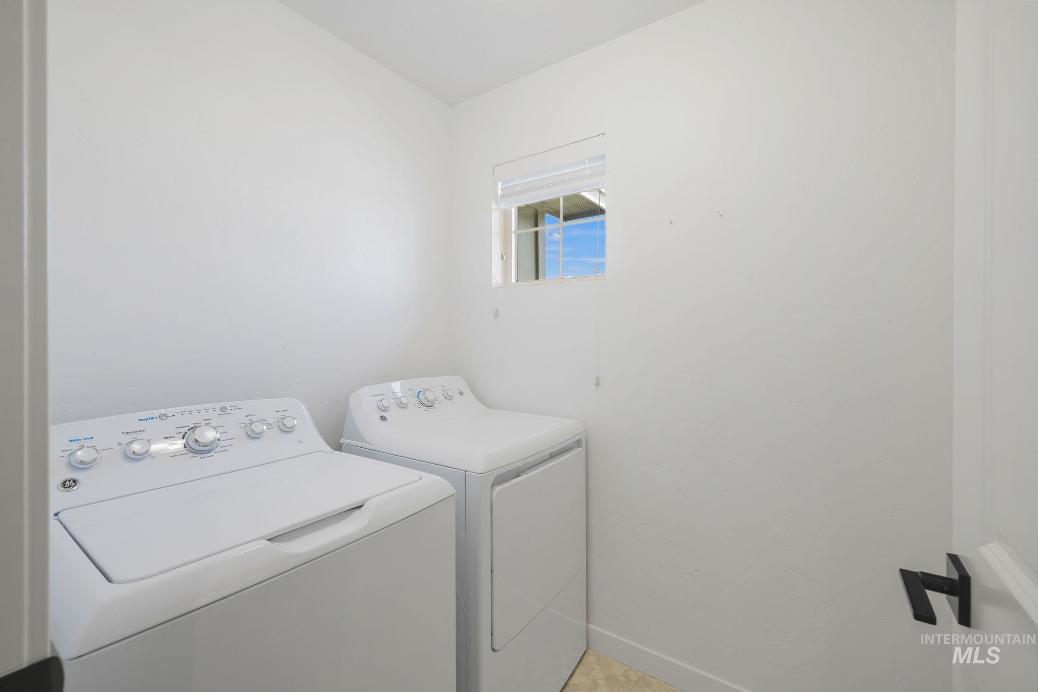 6369 S Gloriosa Ave.