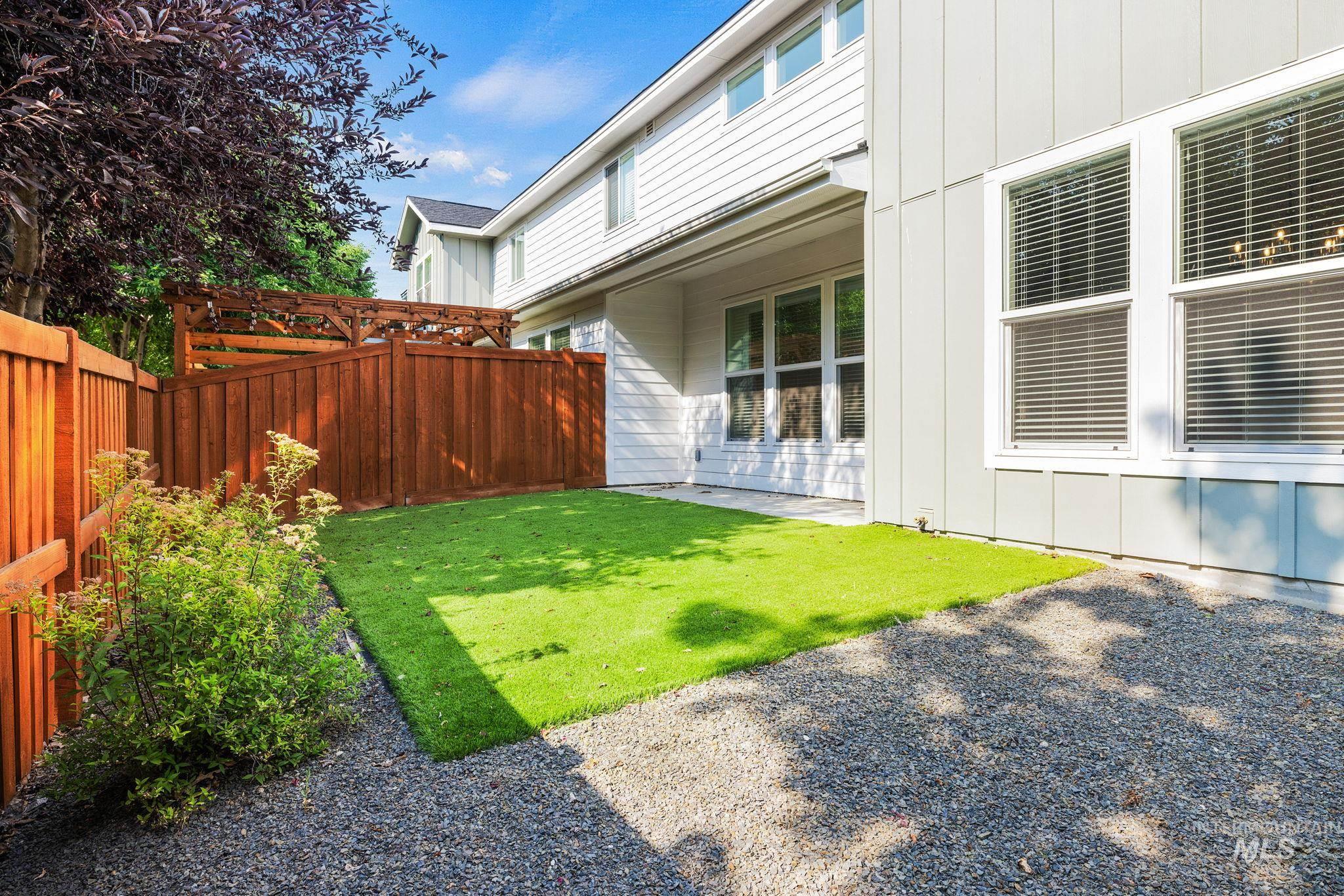 6369 S Gloriosa Ave.