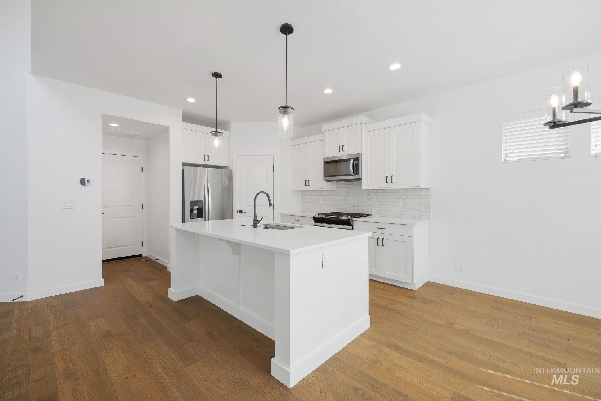 6369 S Gloriosa Ave.