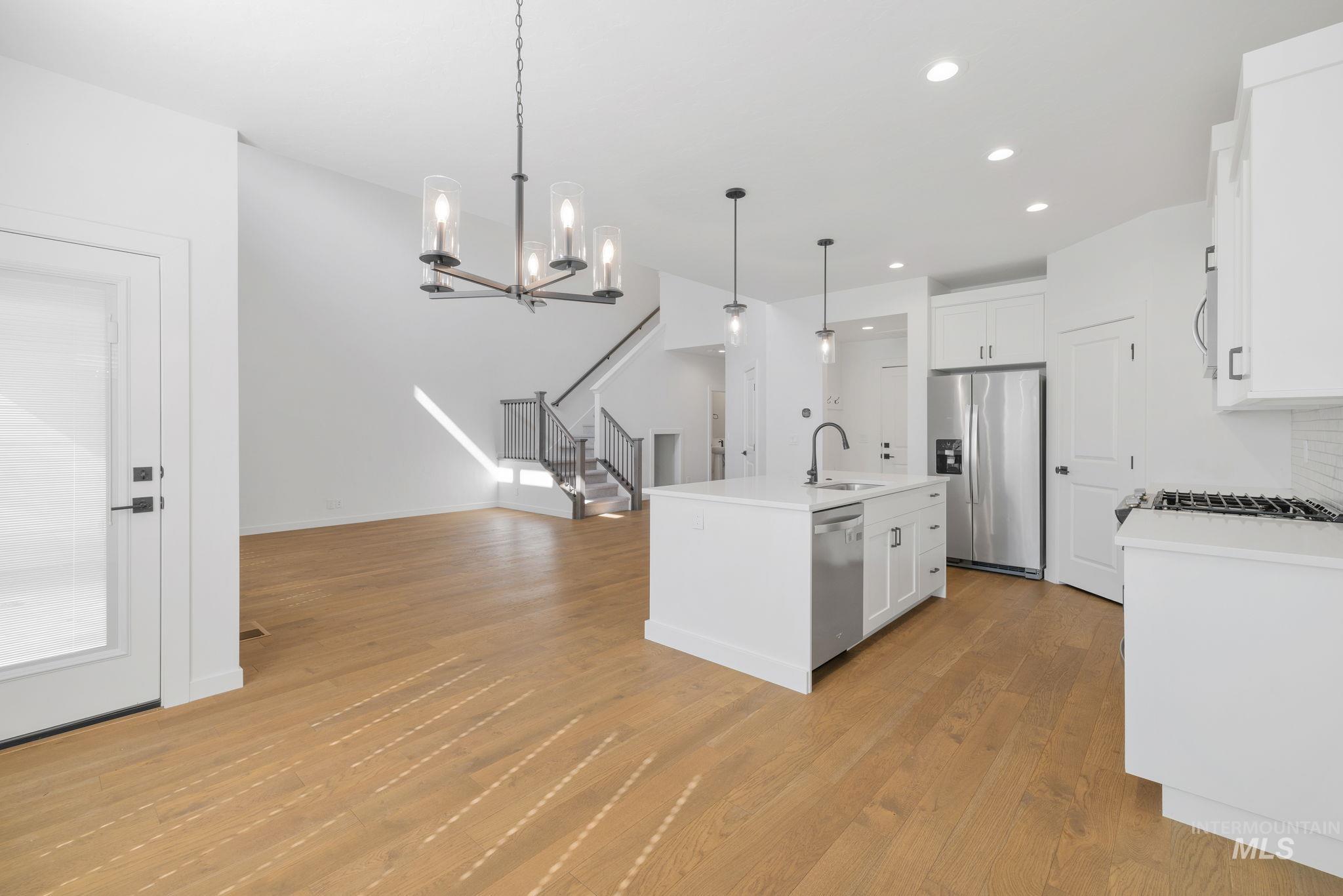 6369 S Gloriosa Ave.