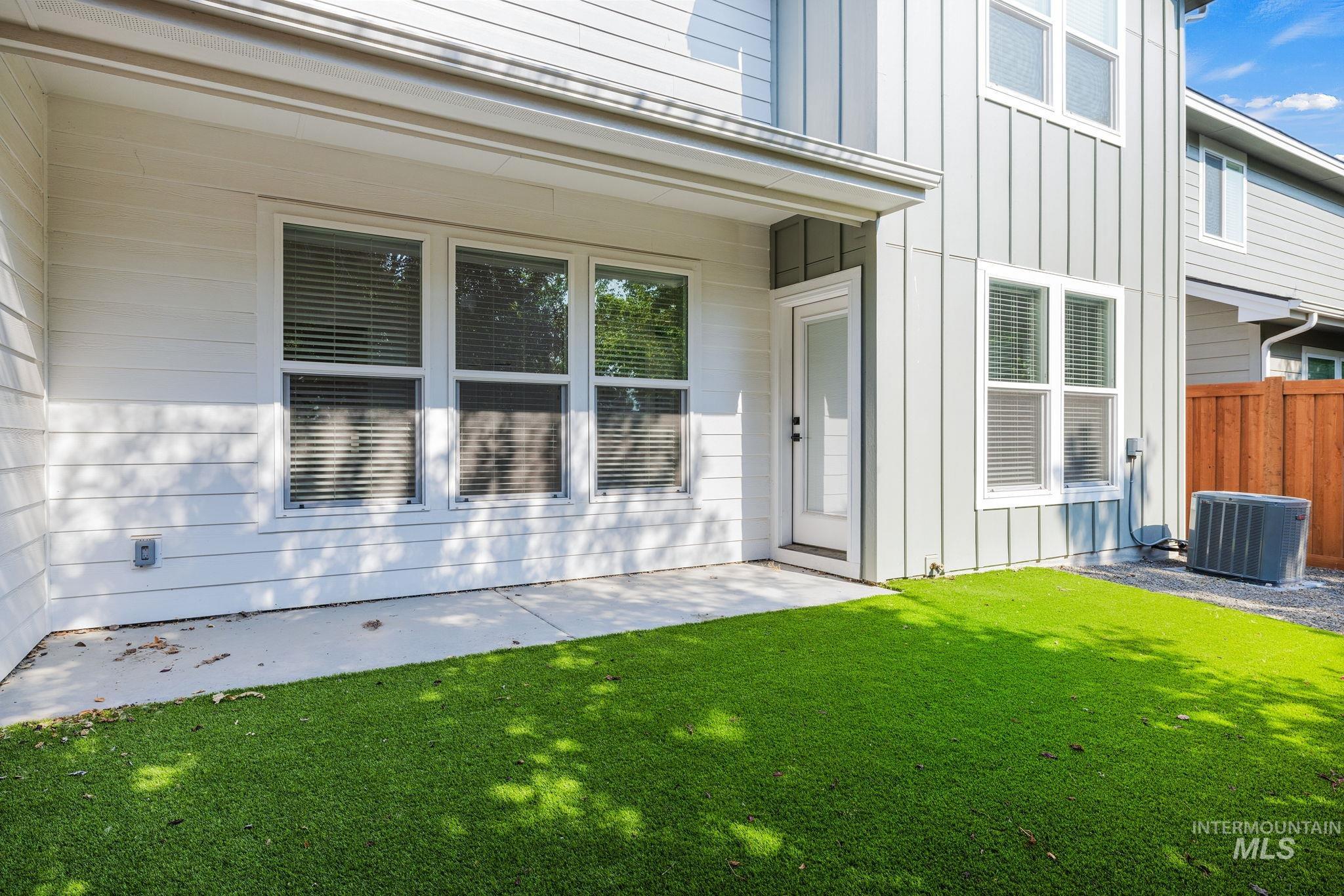 6369 S Gloriosa Ave.