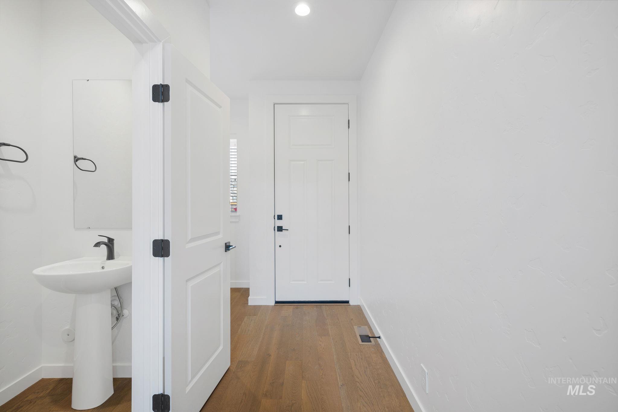 6369 S Gloriosa Ave.