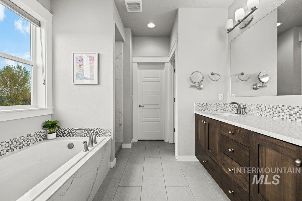 6112 W Walton Pond Drive