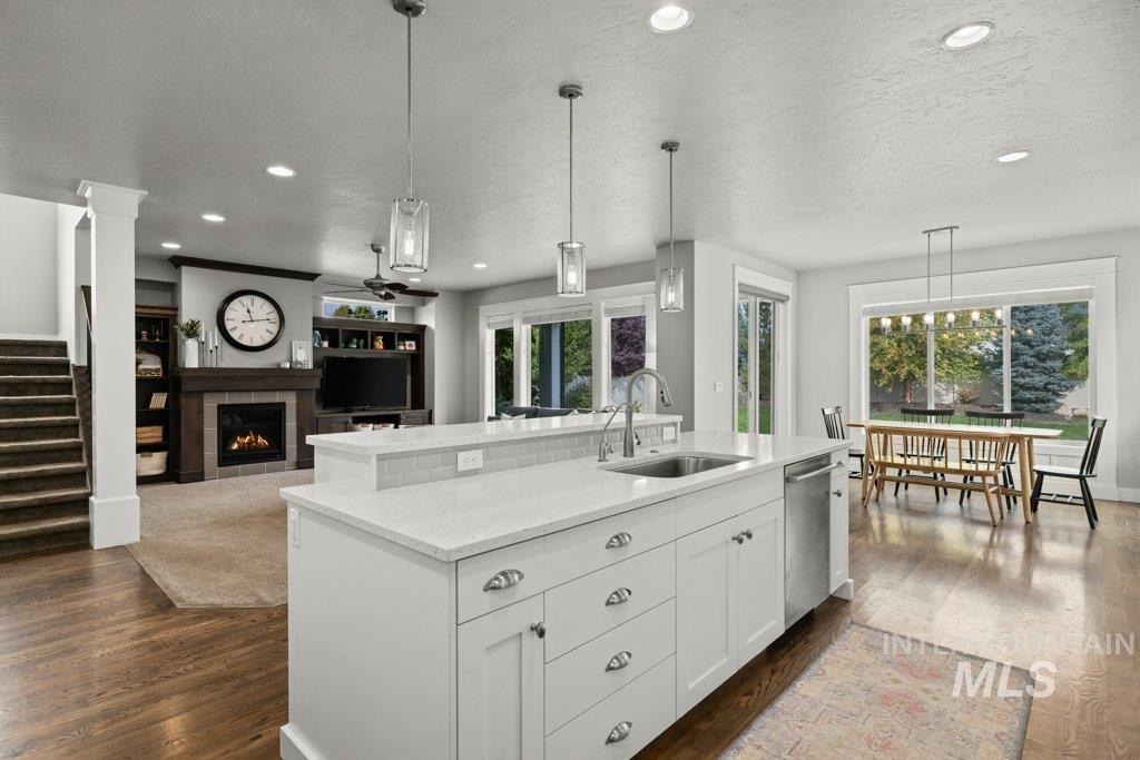 6112 W Walton Pond Drive