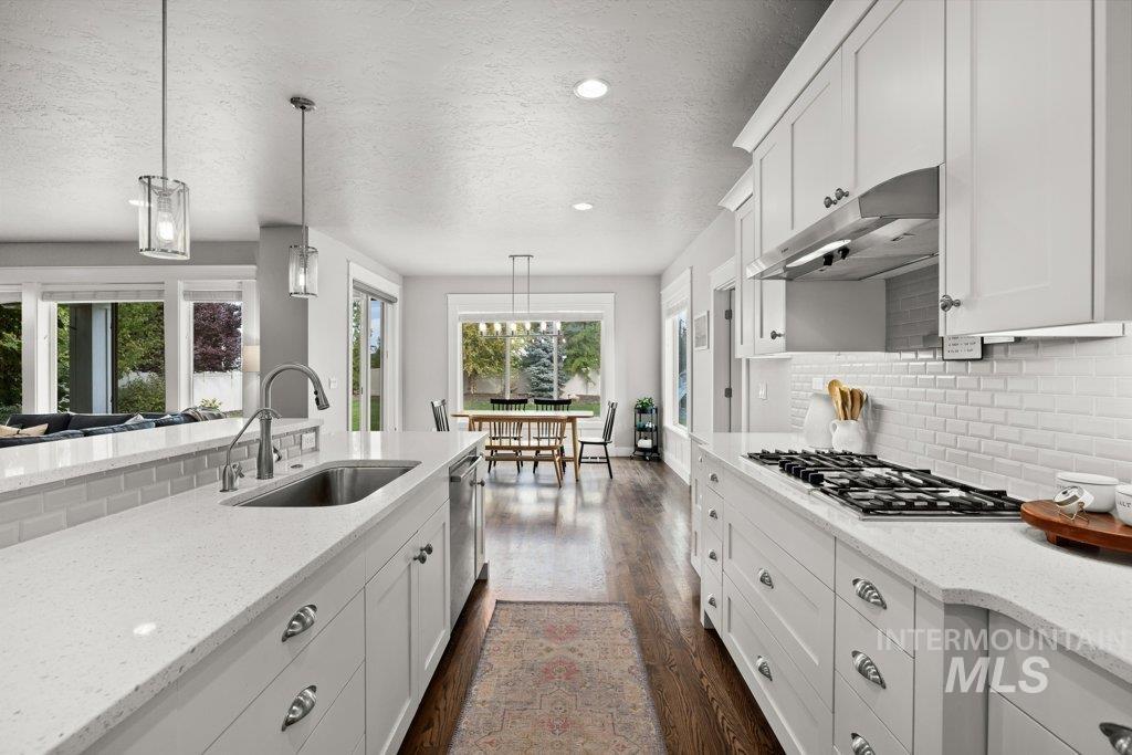 6112 W Walton Pond Drive