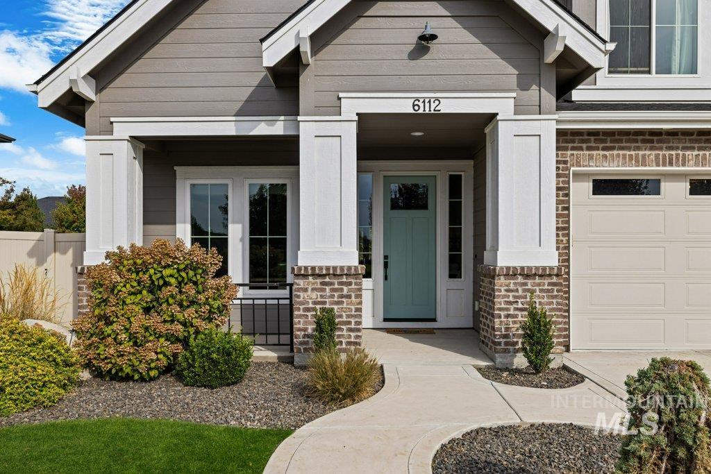 6112 W Walton Pond Drive