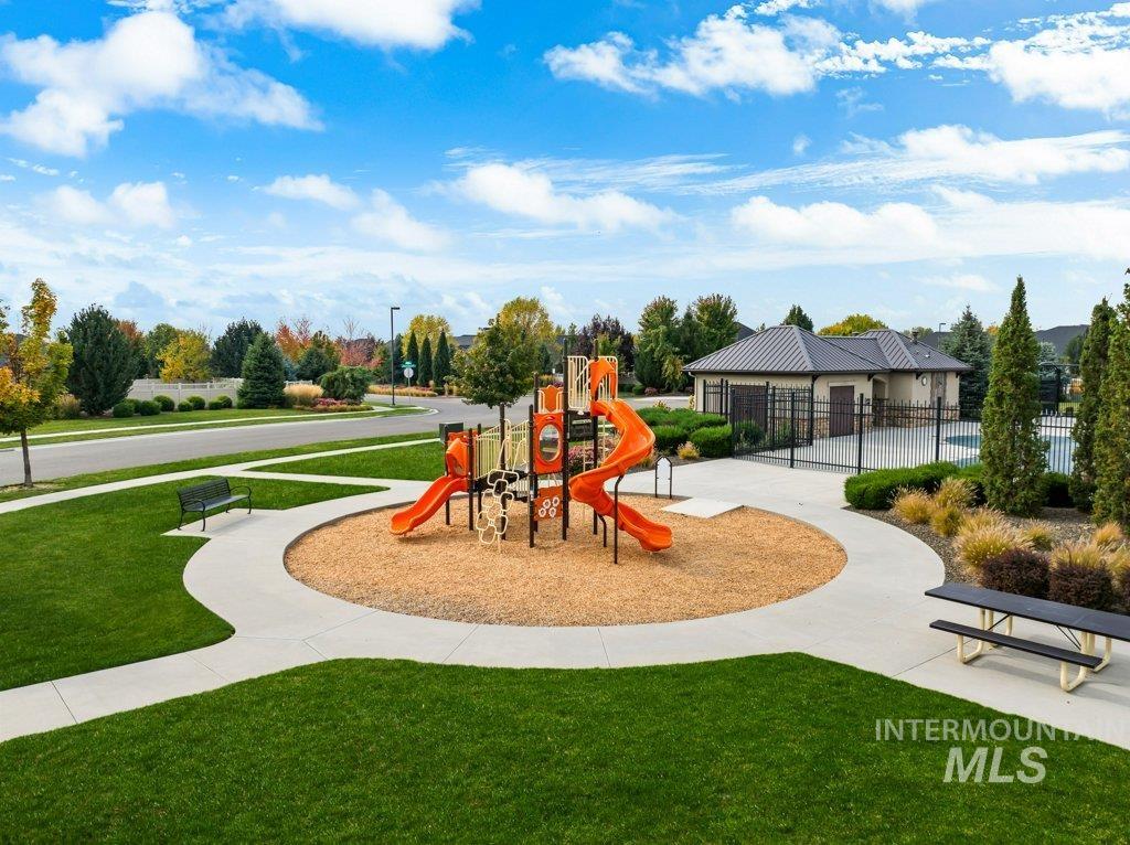 6112 W Walton Pond Drive