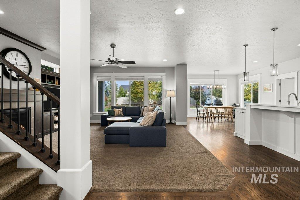 6112 W Walton Pond Drive