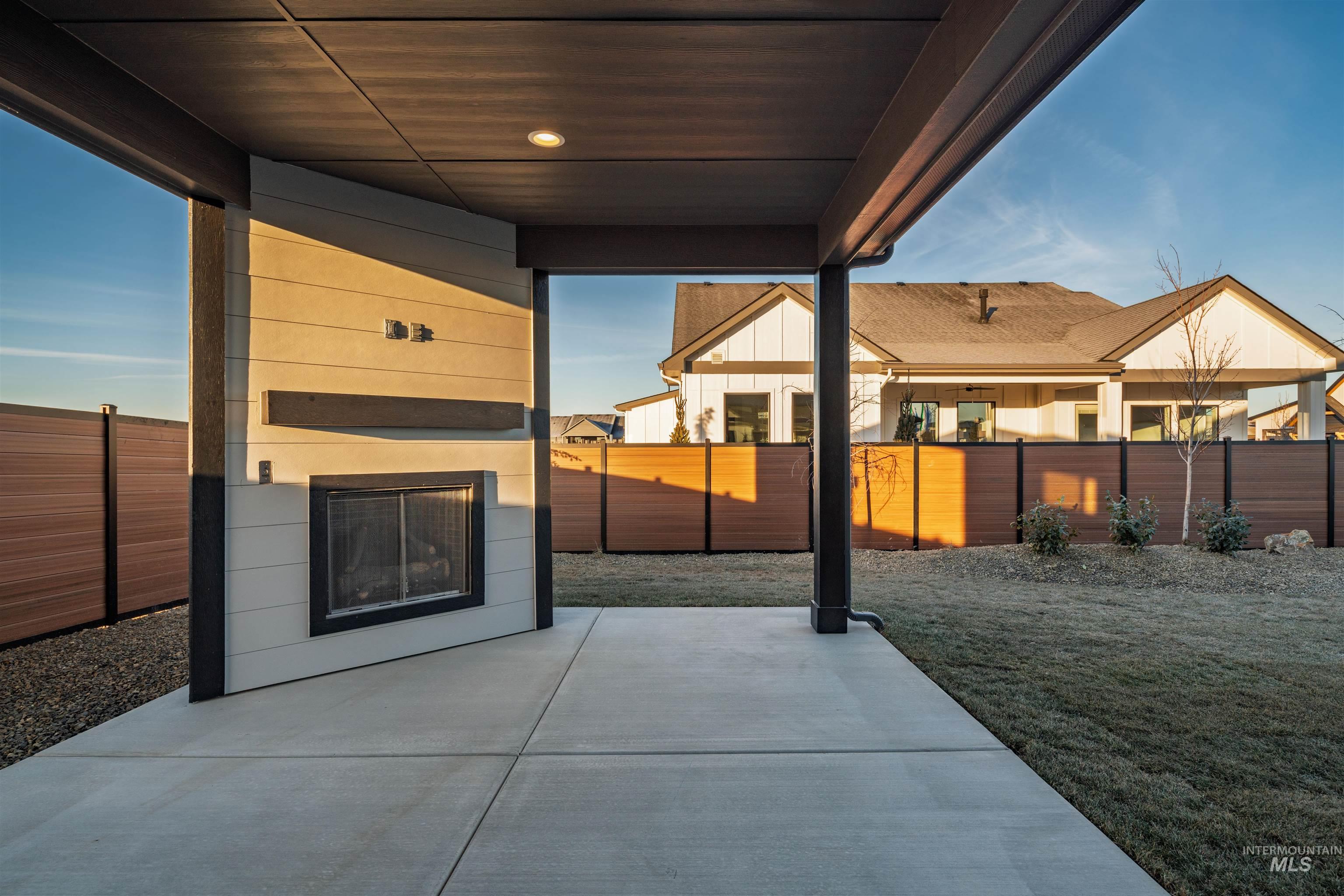 6871 N Brock River Pl