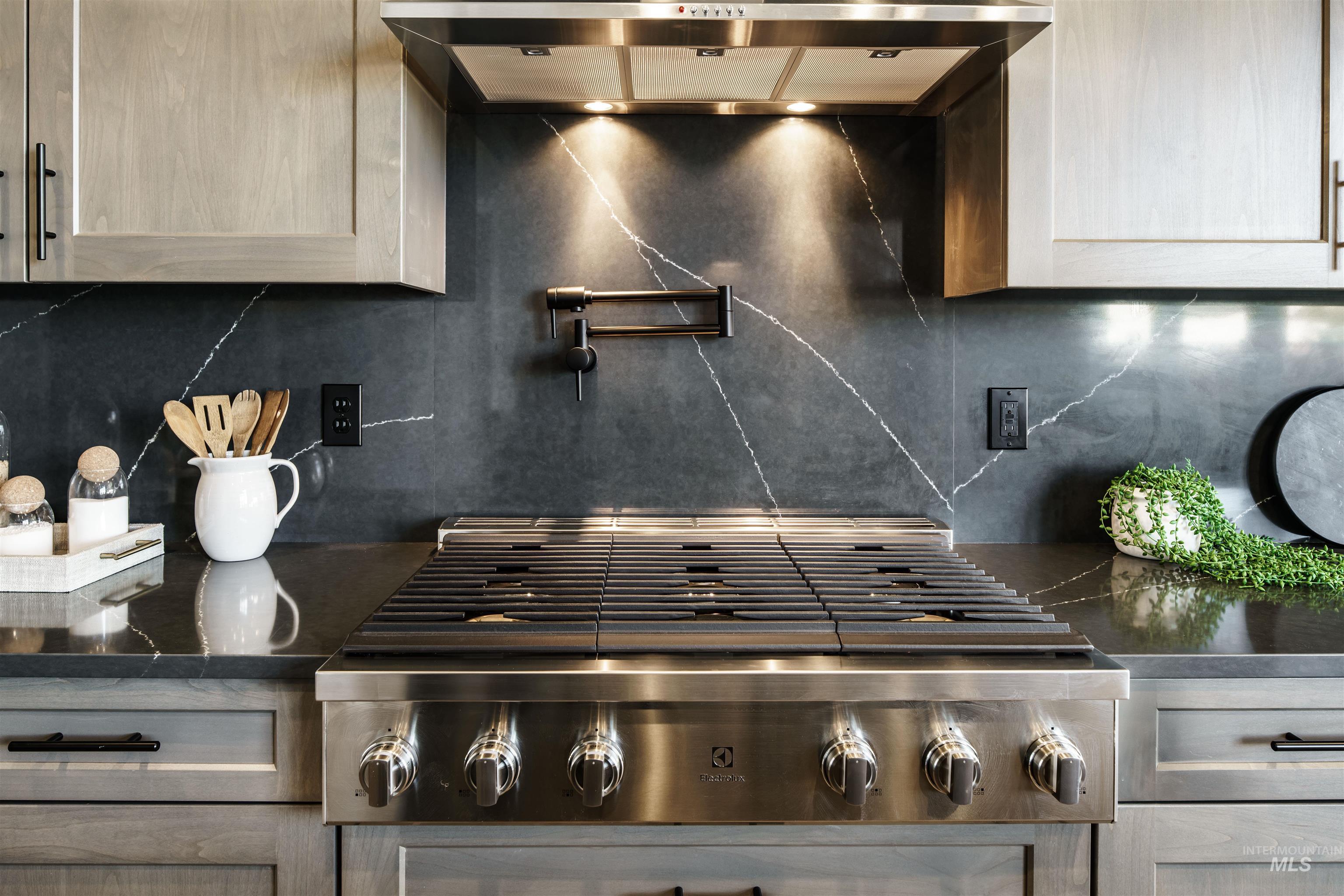 6871 N Brock River Pl