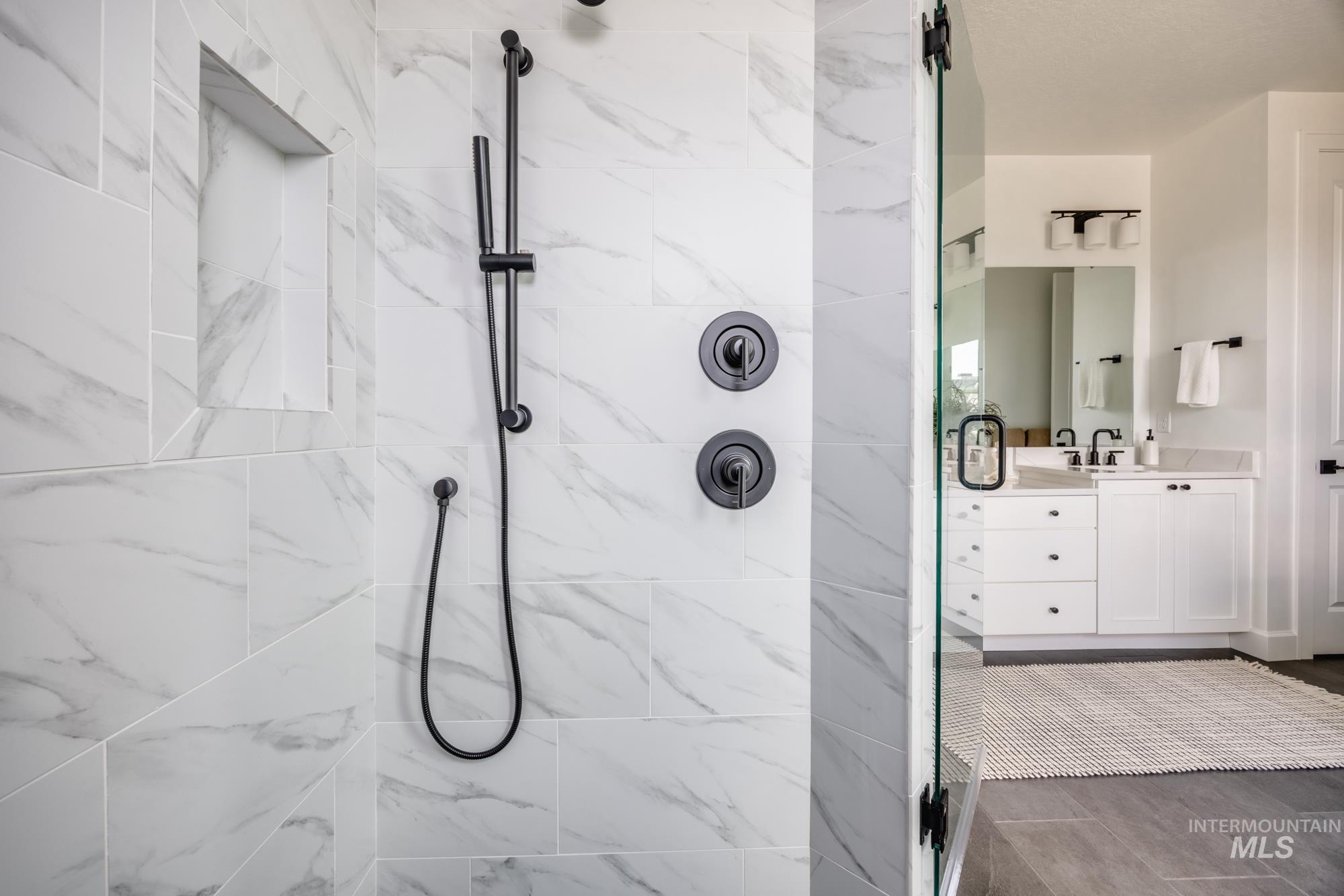 7745 N W Rockhaven Dr