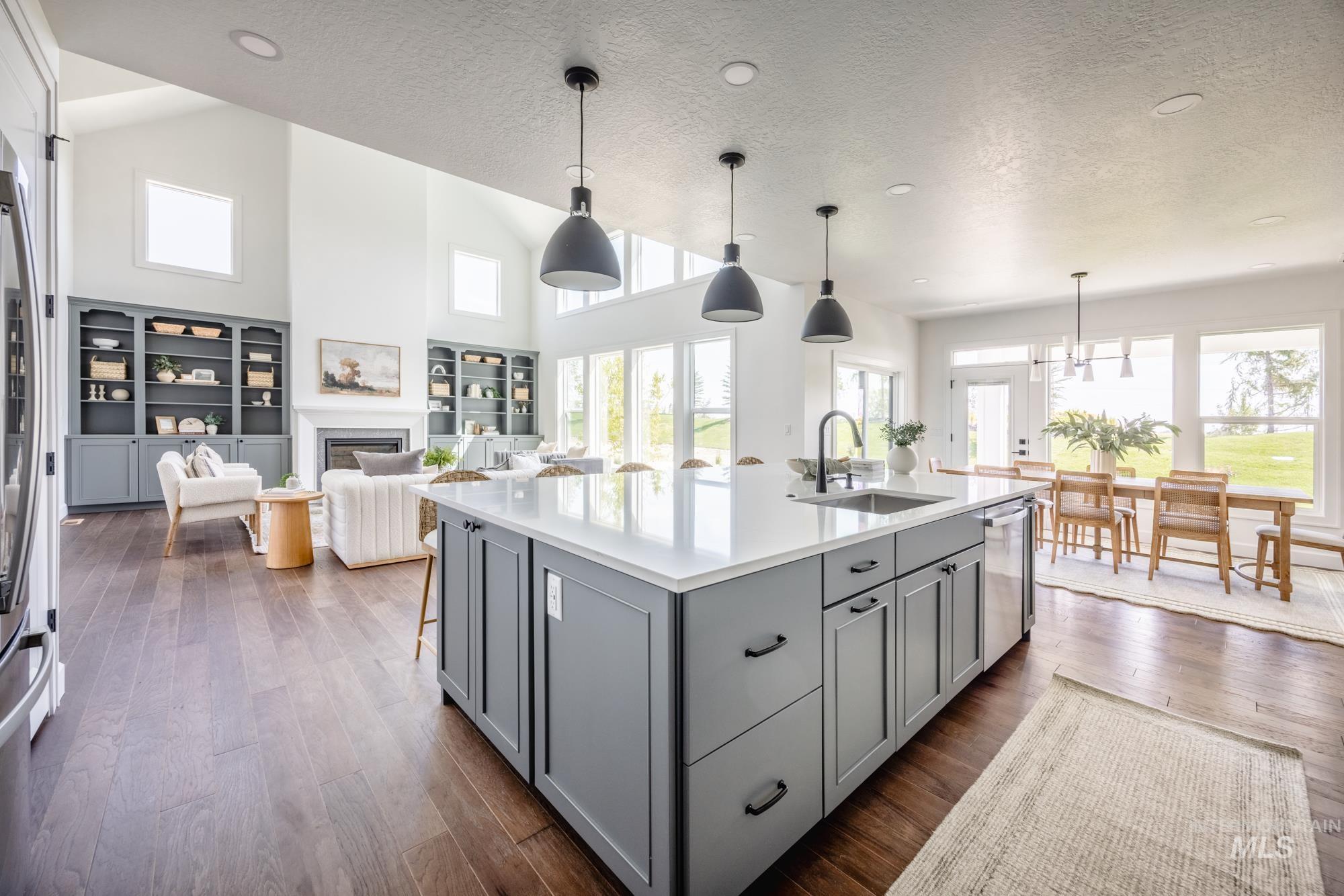 7745 N W Rockhaven Dr