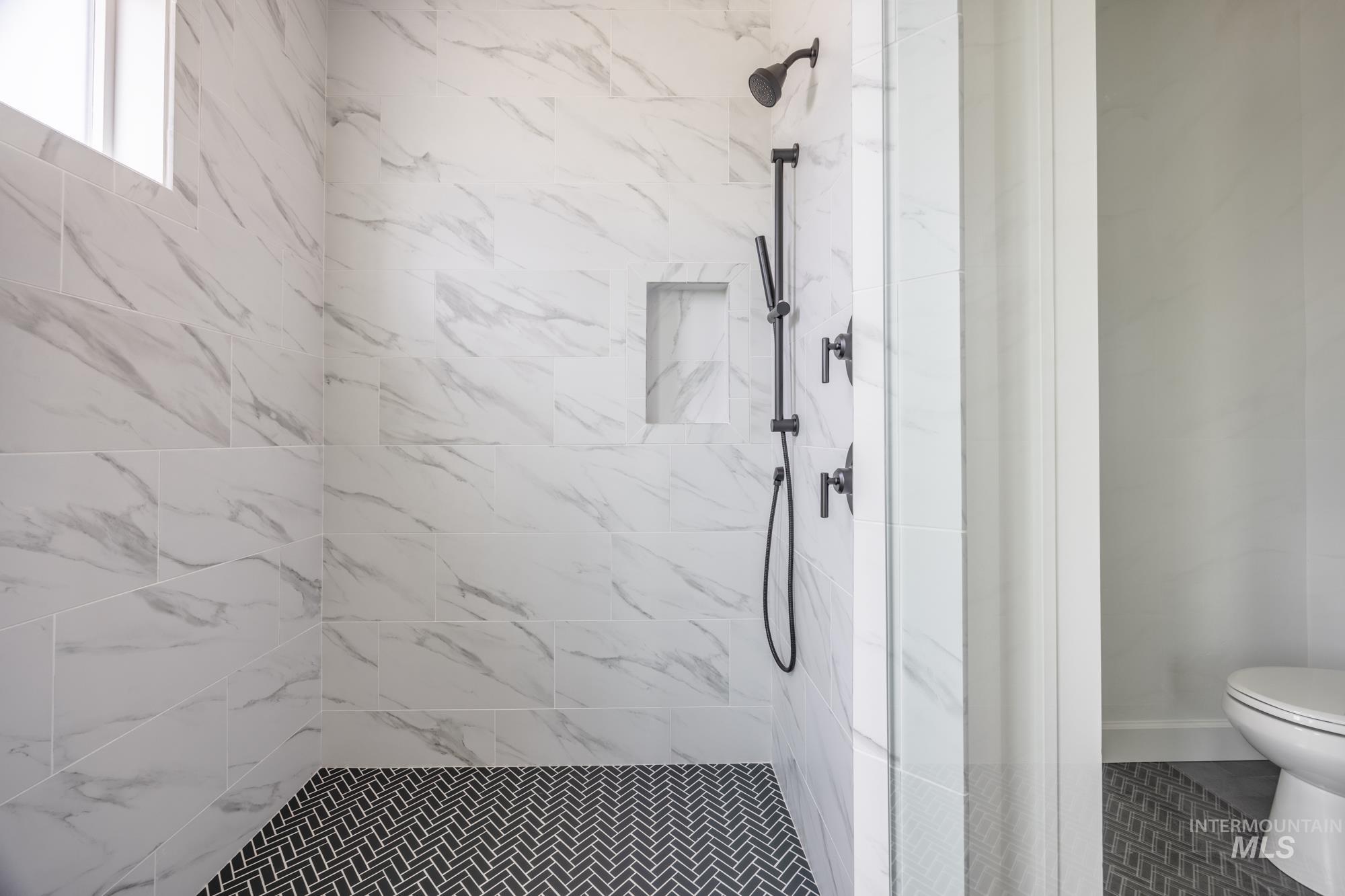 7745 N W Rockhaven Dr