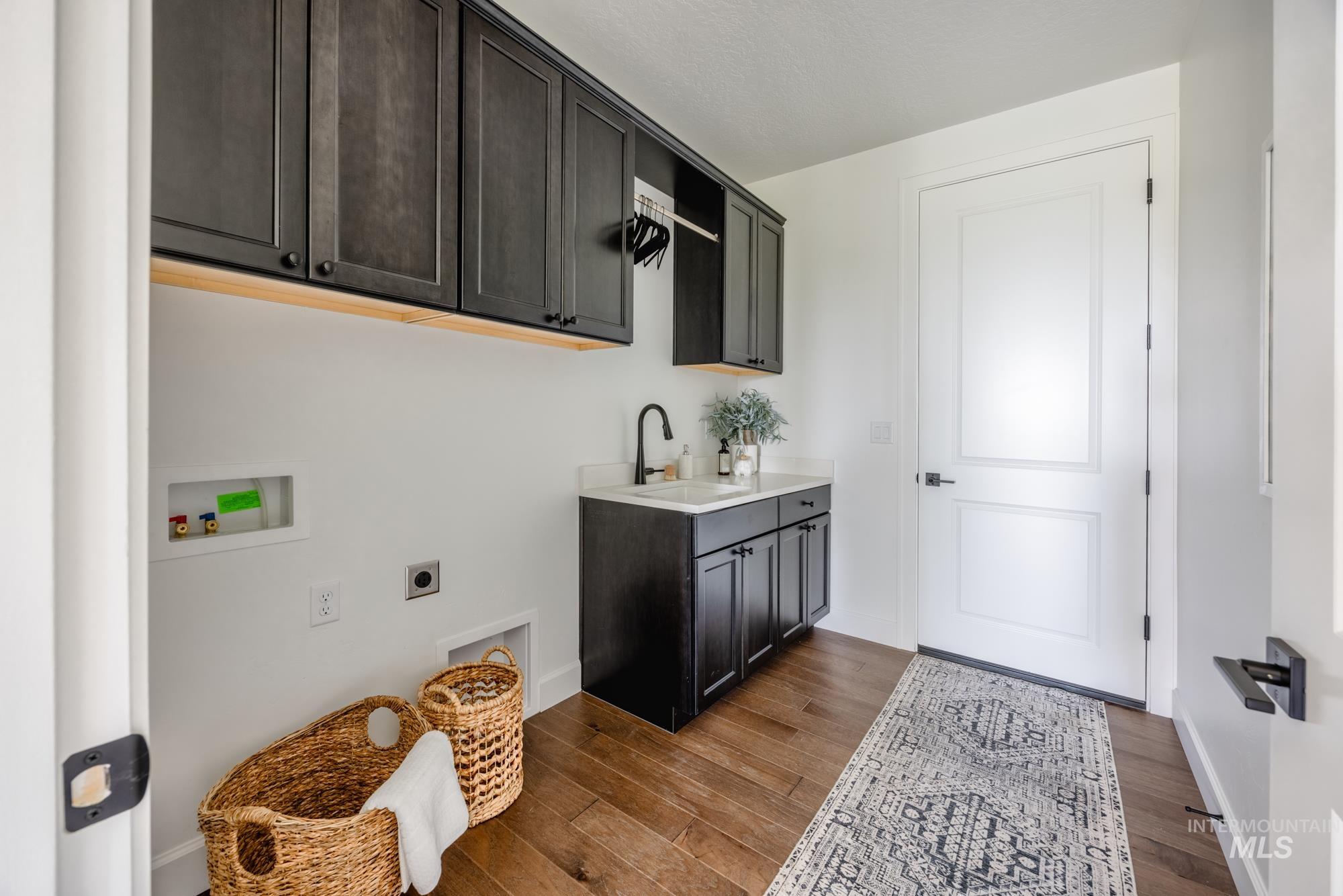 7745 N W Rockhaven Dr