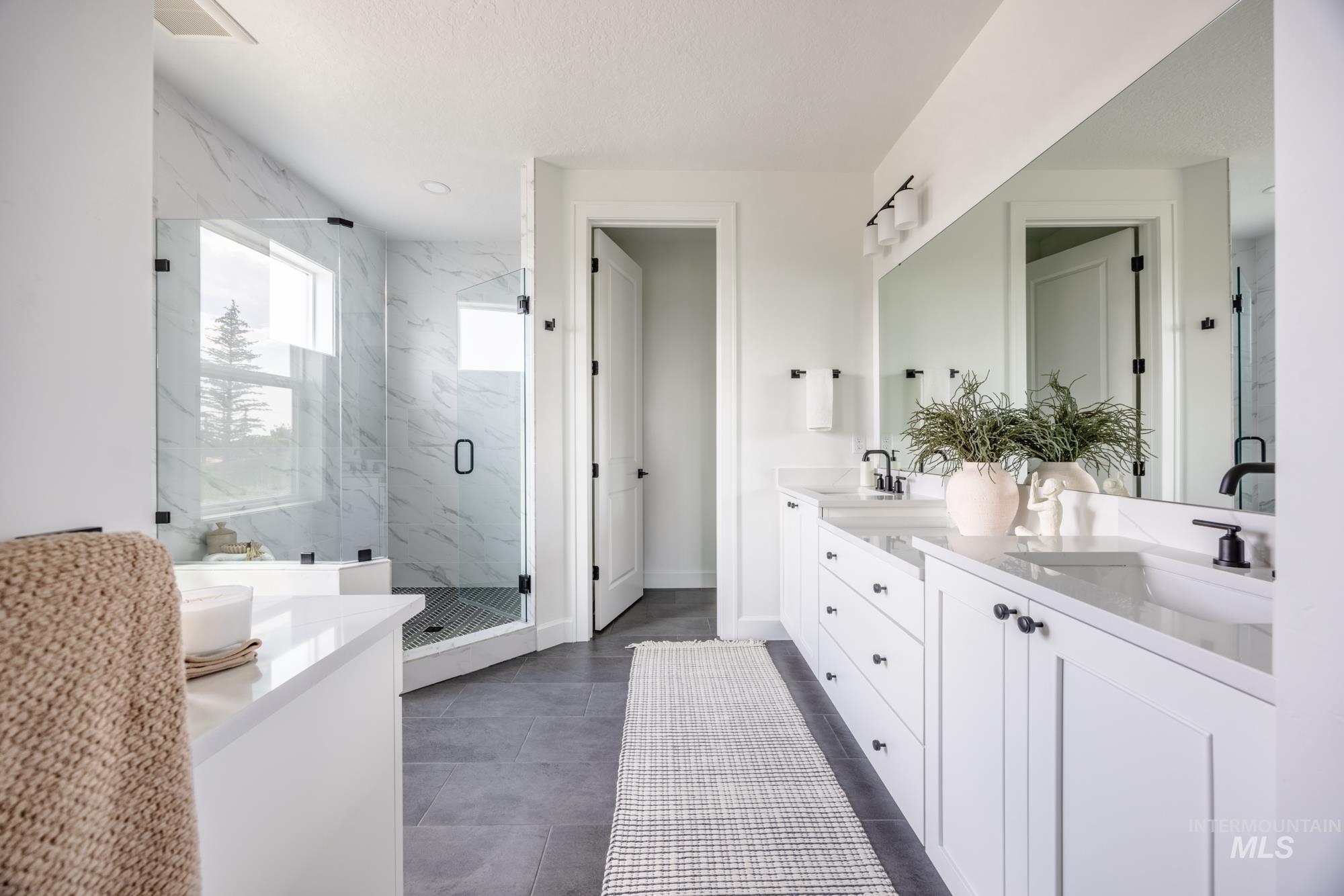 7745 N W Rockhaven Dr