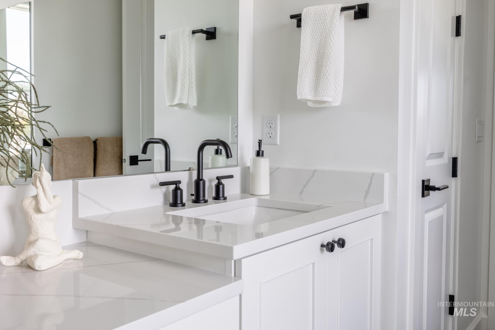 7745 N W Rockhaven Dr