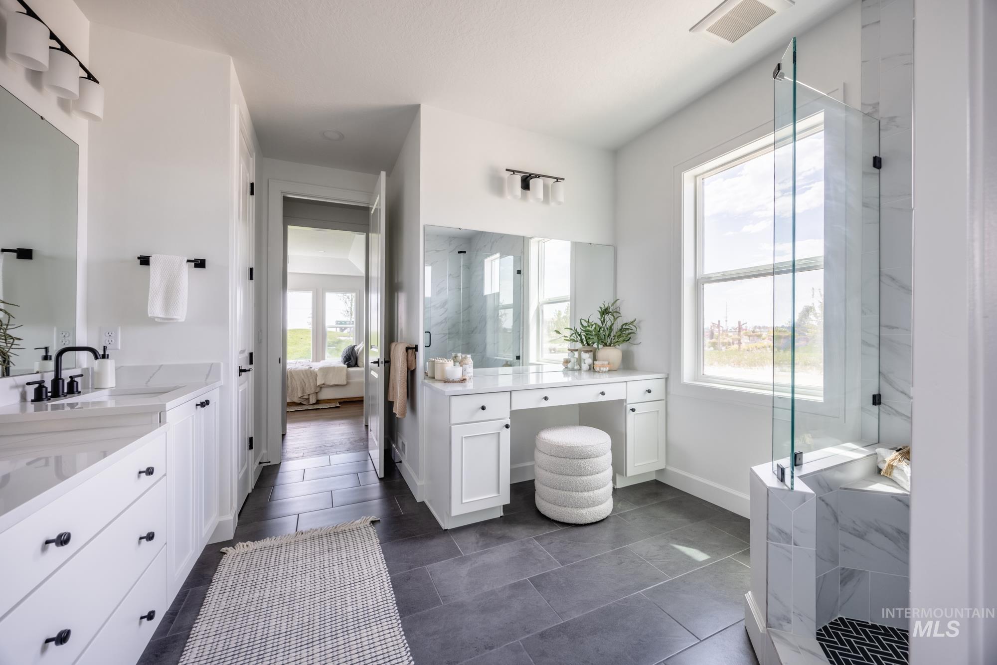 7745 N W Rockhaven Dr