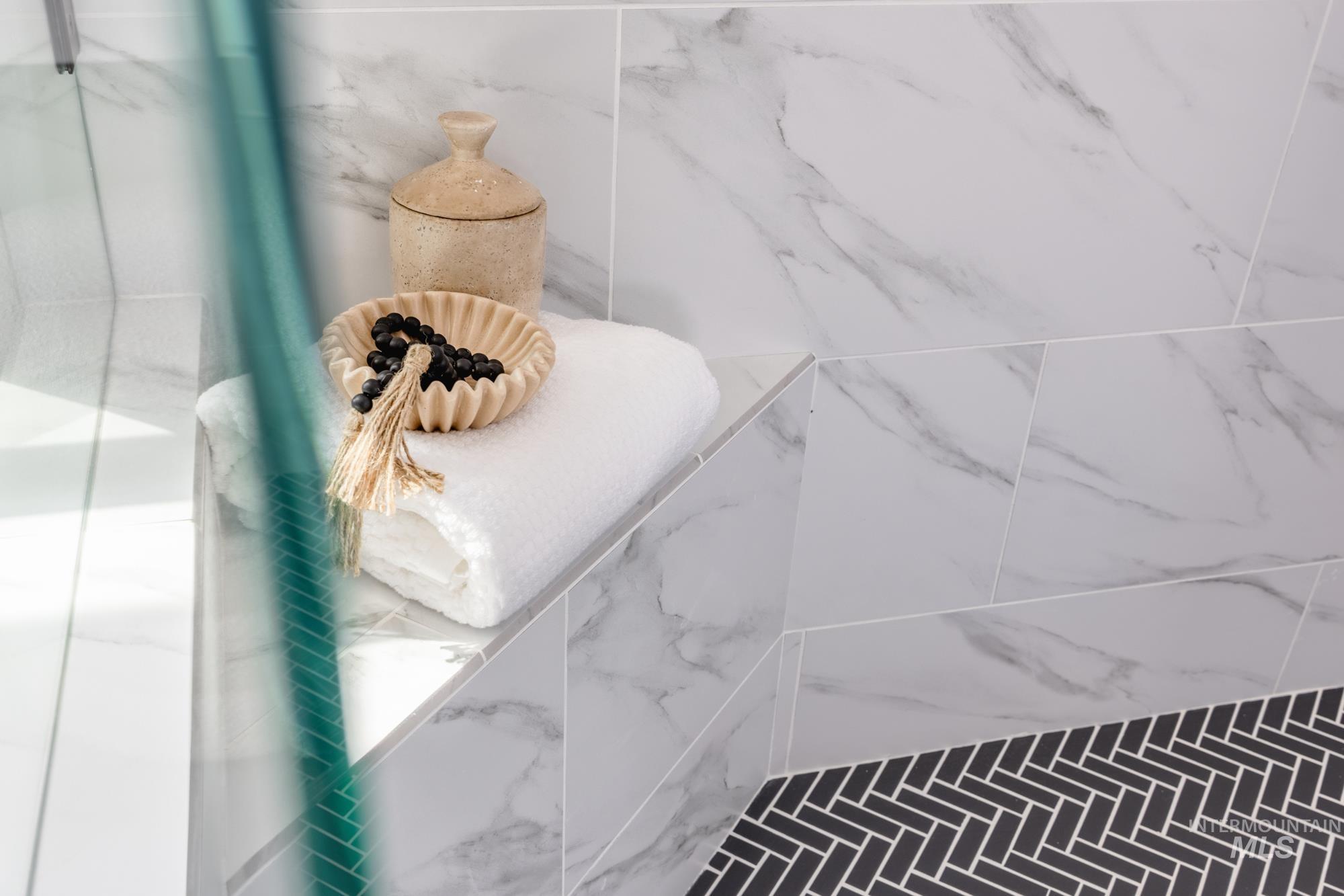 7745 N W Rockhaven Dr