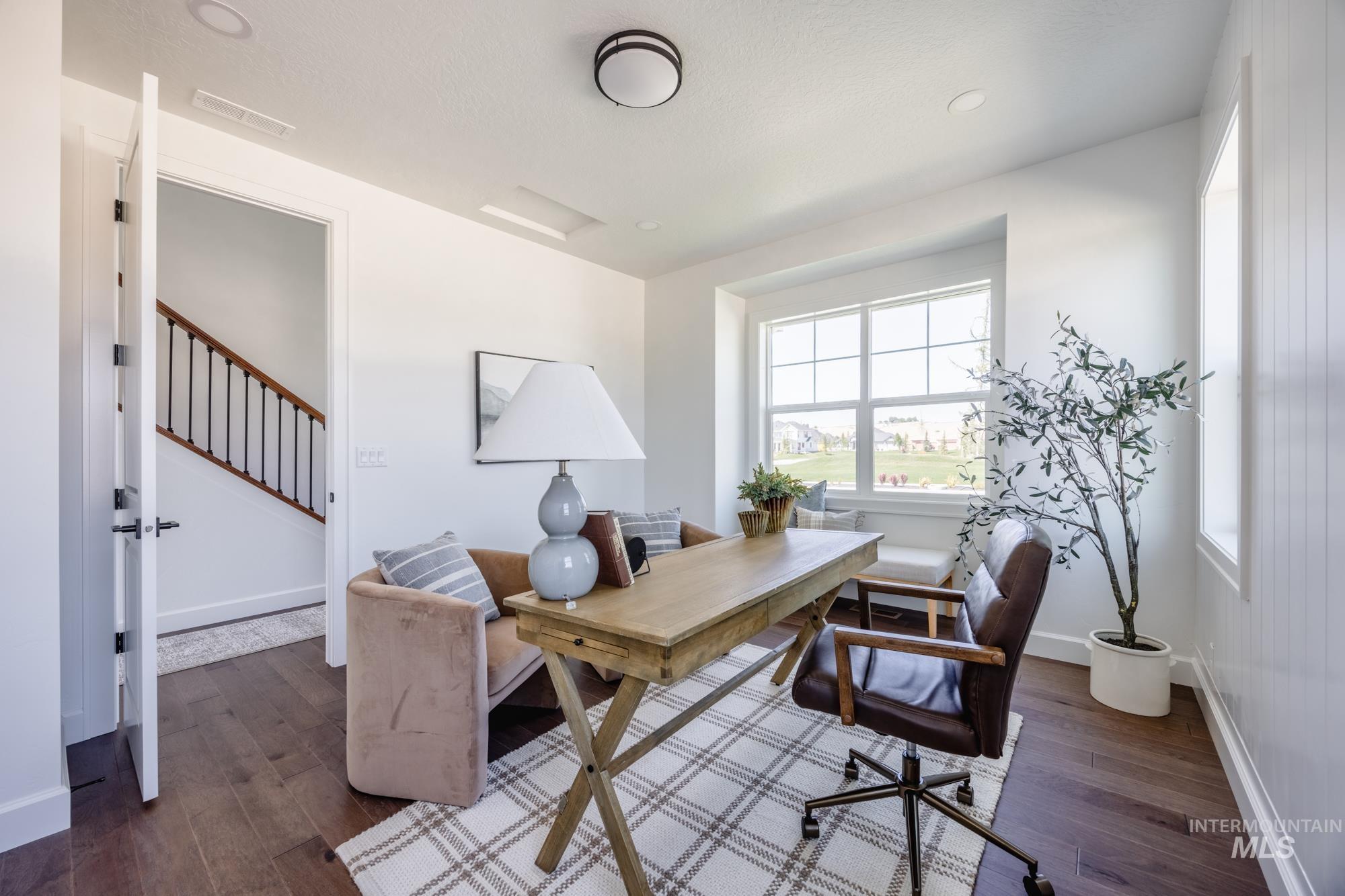 7745 N W Rockhaven Dr