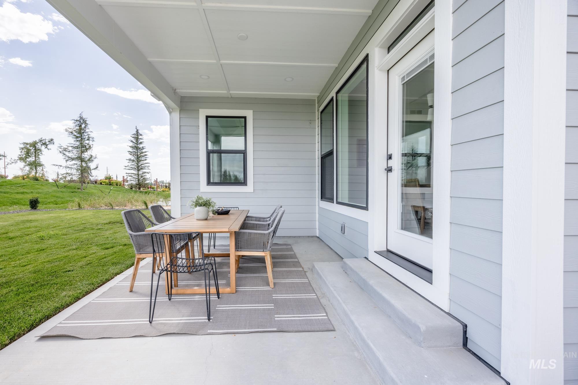 7745 N W Rockhaven Dr