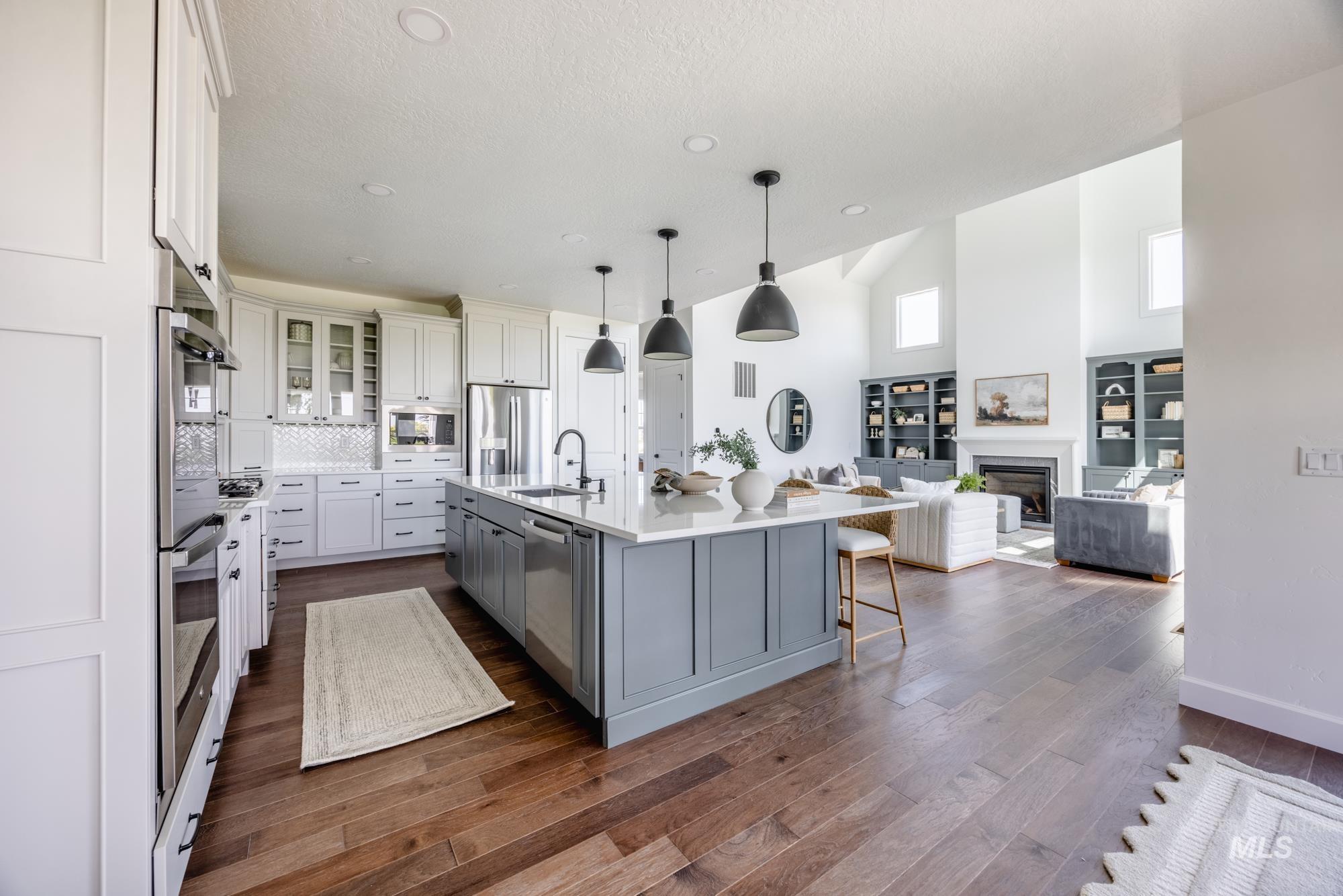 7745 N W Rockhaven Dr