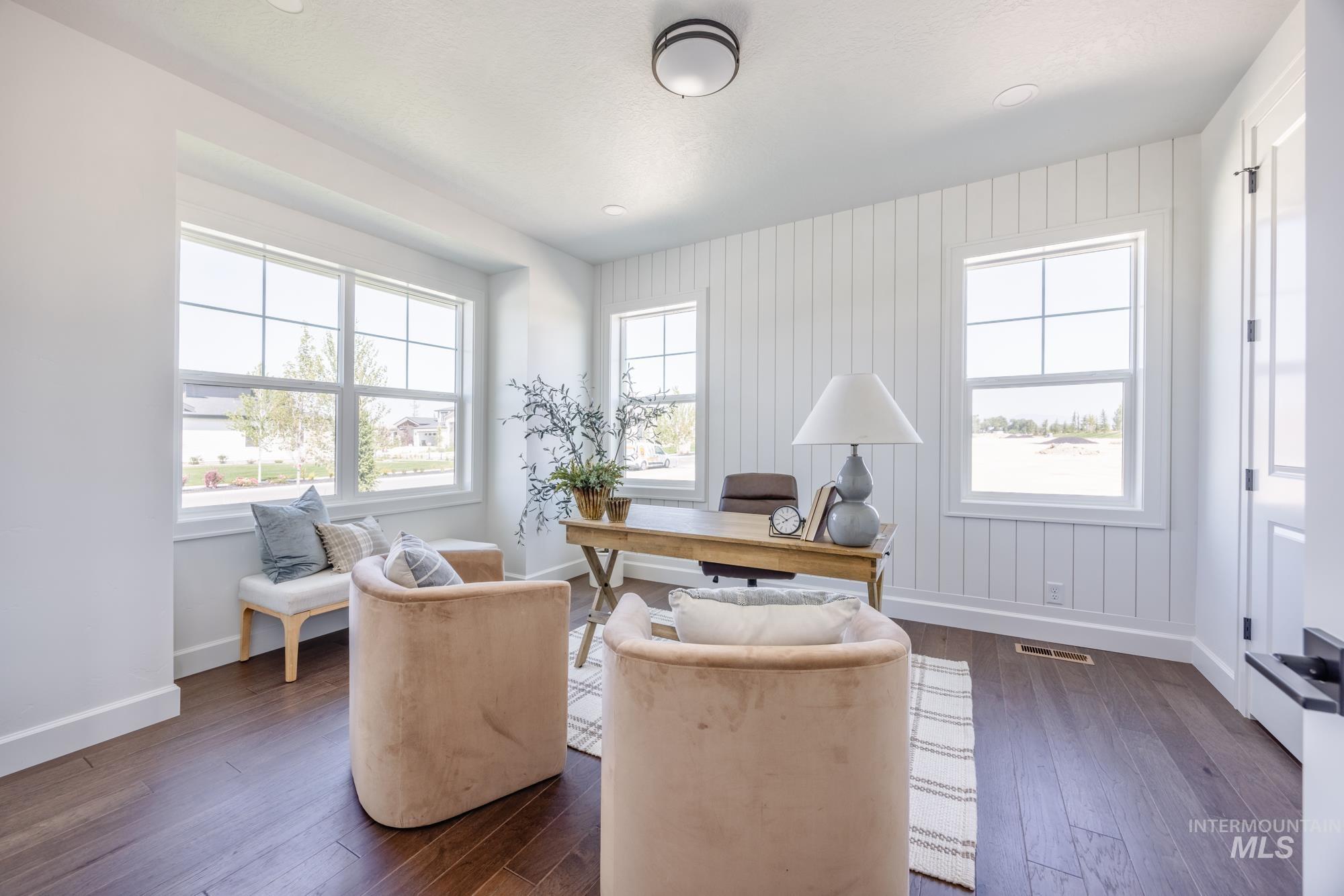 7745 N W Rockhaven Dr