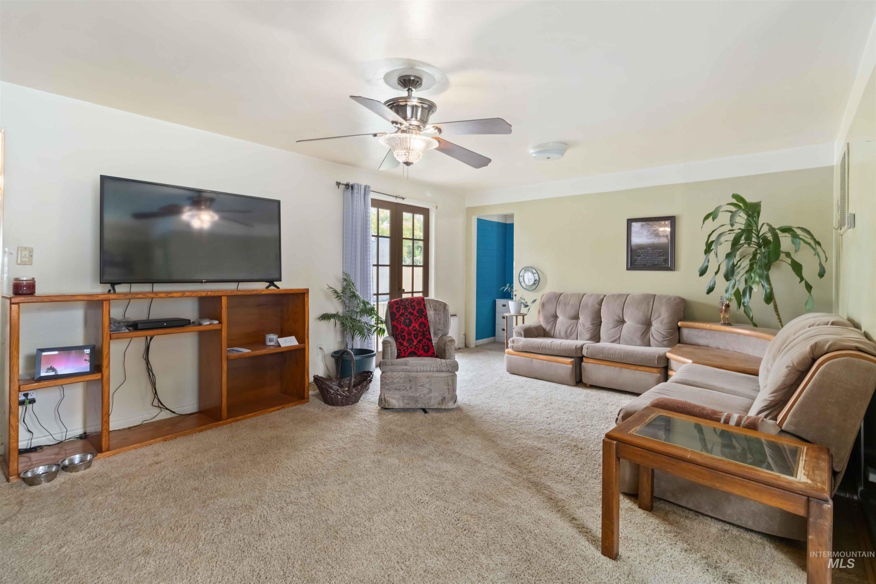 428 W Montana Ave
