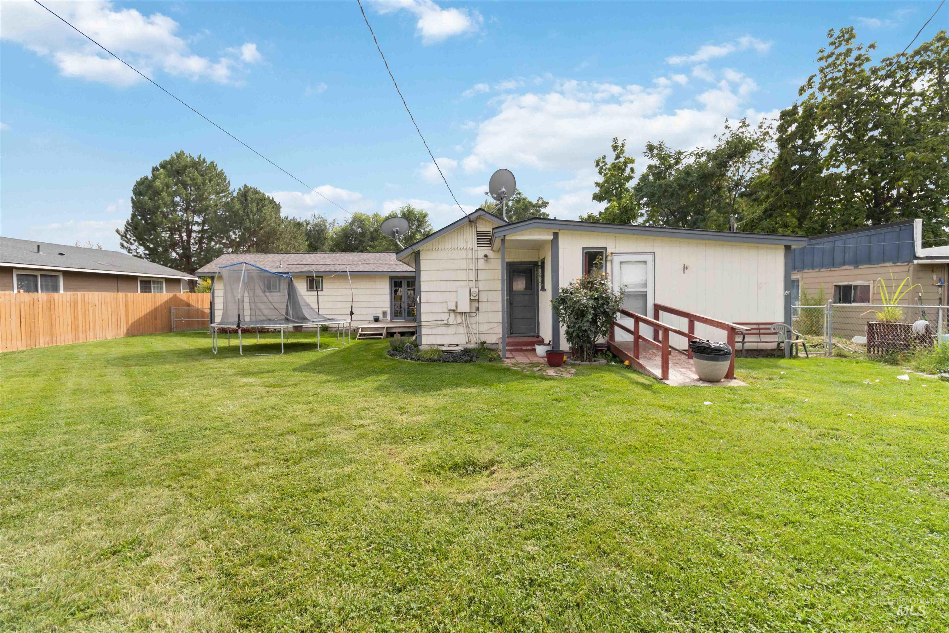 428 W Montana Ave