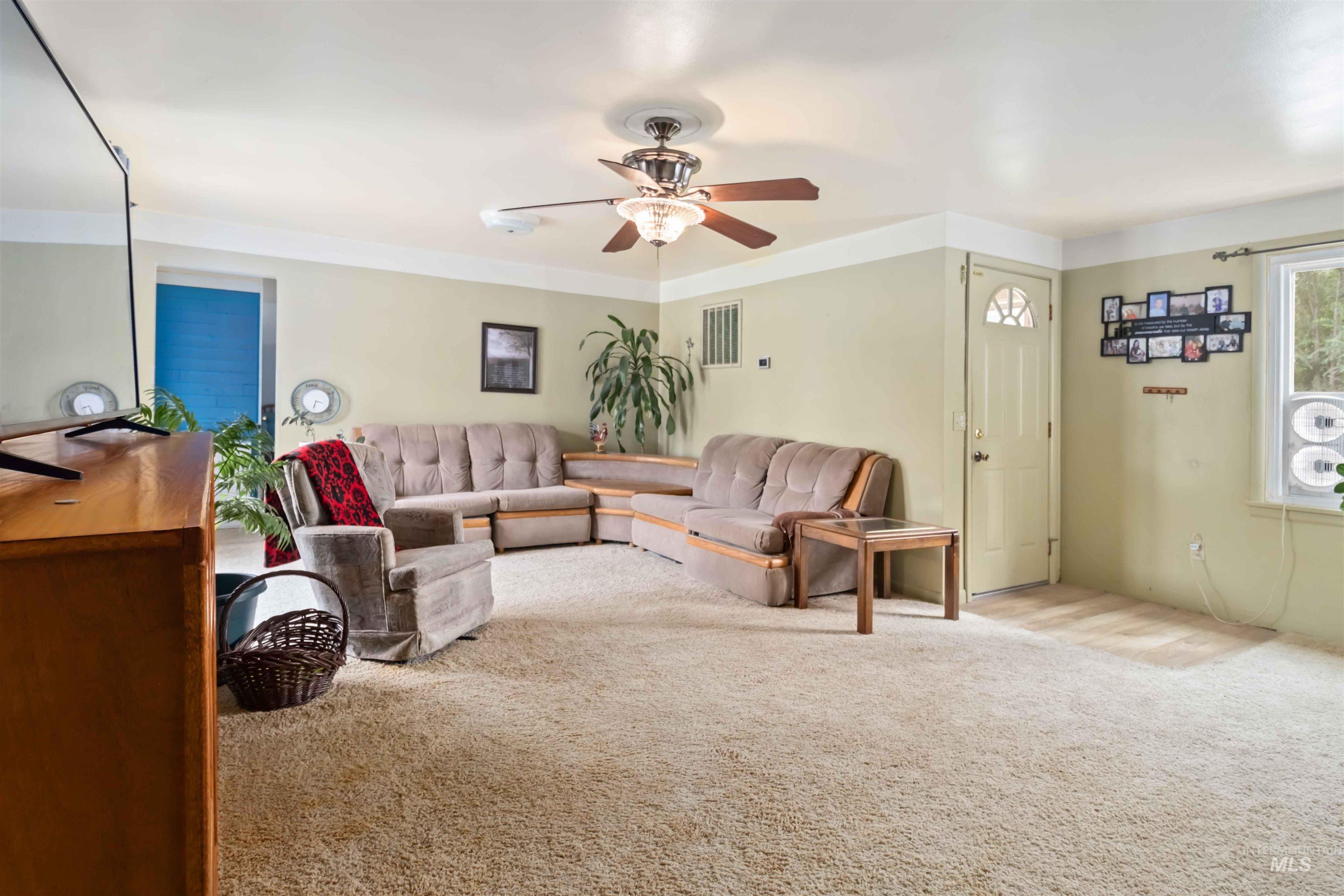 428 W Montana Ave