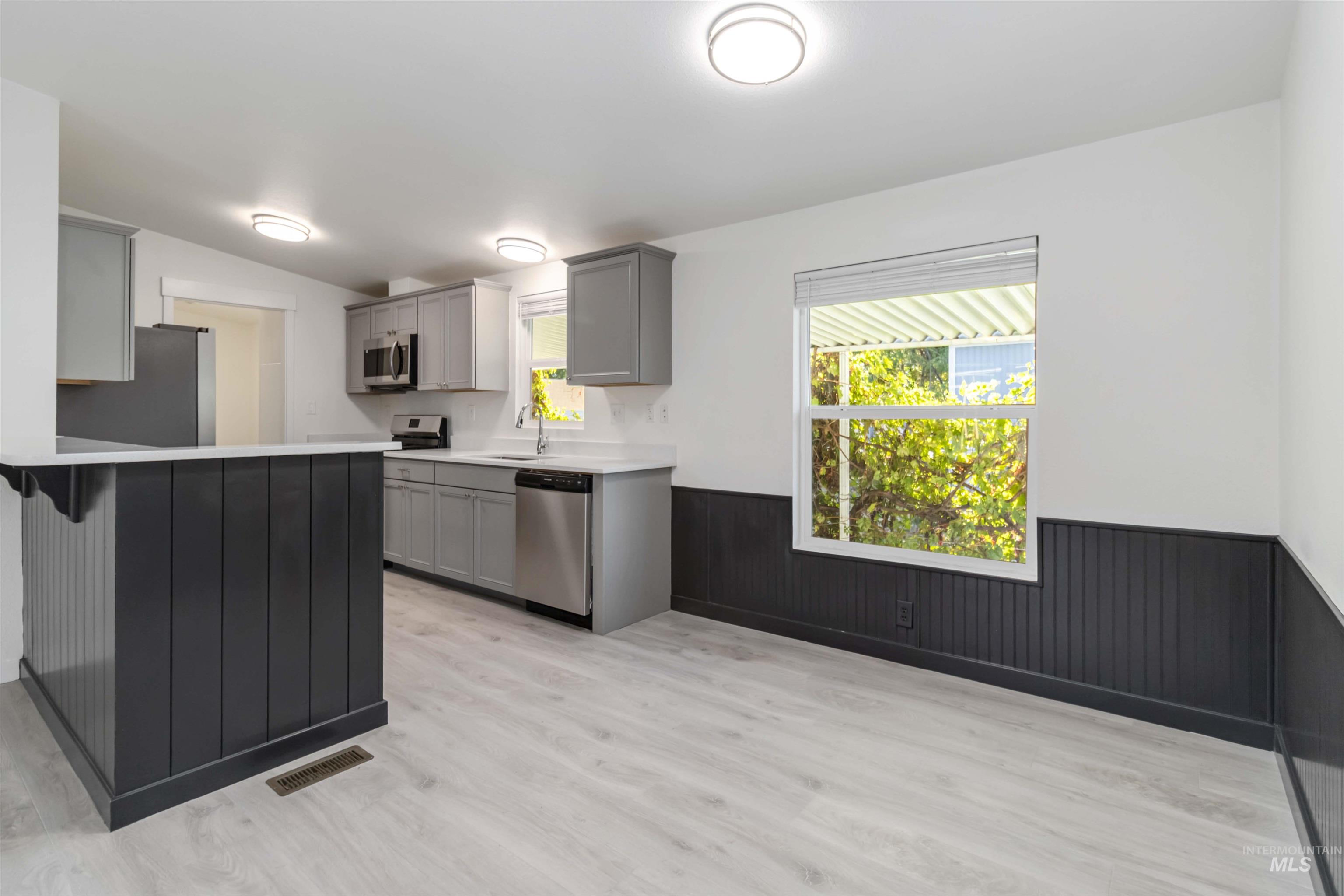 137 Rainbow Dr