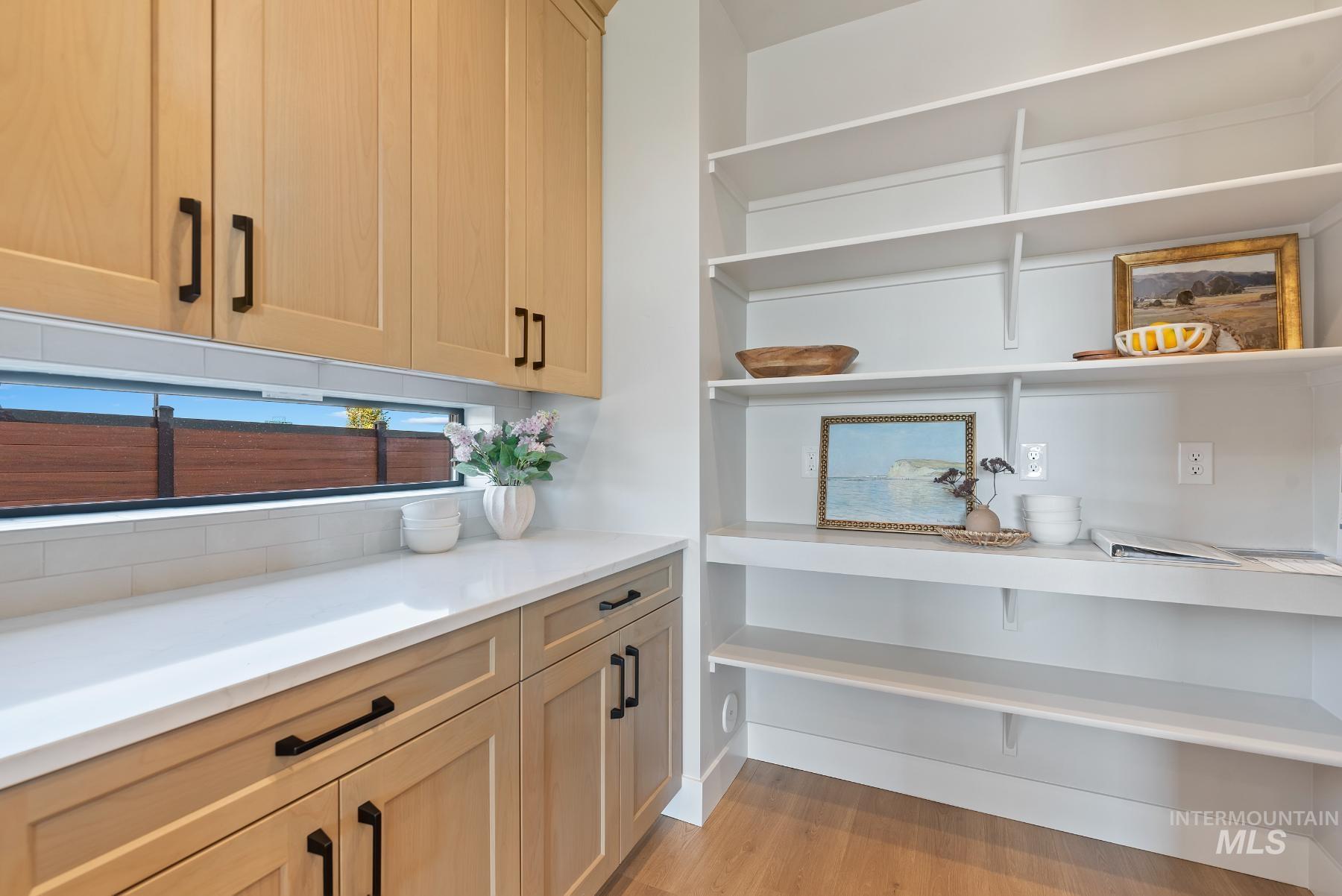 6851 N Valley Breeze Ave