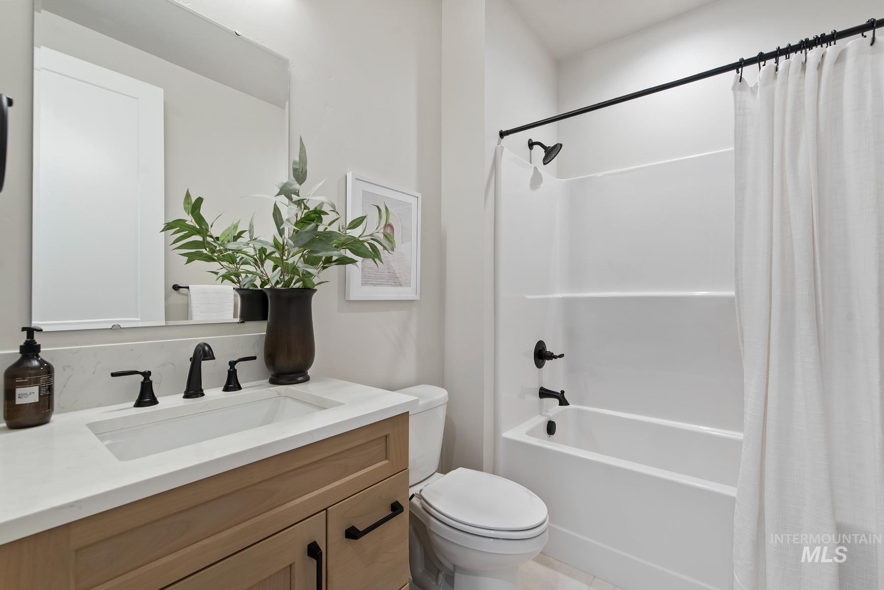 6851 N Valley Breeze Ave