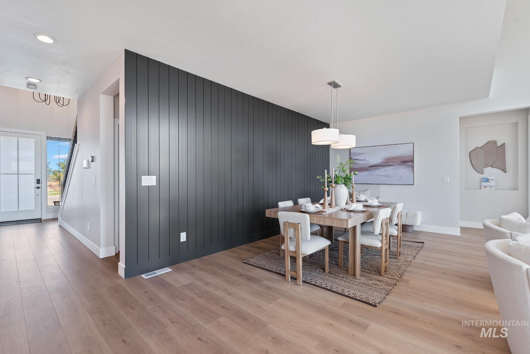 6851 N Valley Breeze Ave