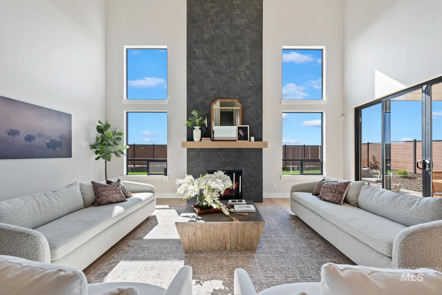 6851 N Valley Breeze Ave