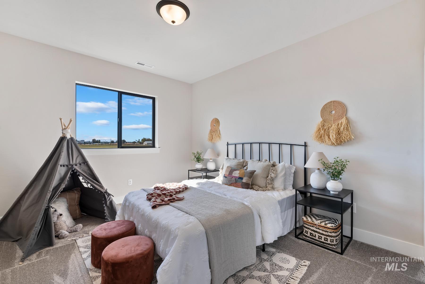 6851 N Valley Breeze Ave