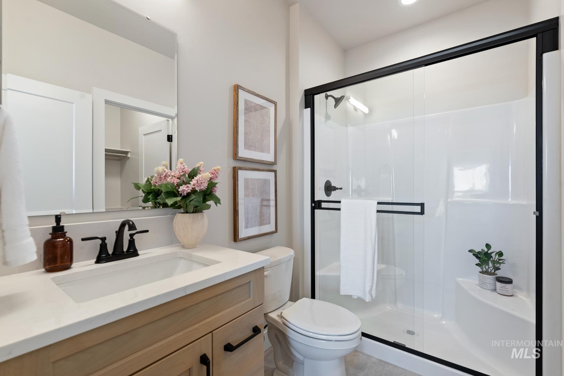 6851 N Valley Breeze Ave