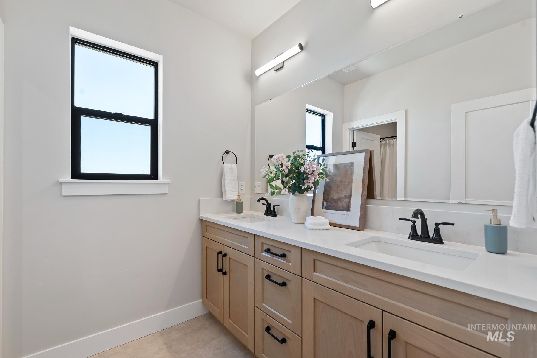 6851 N Valley Breeze Ave